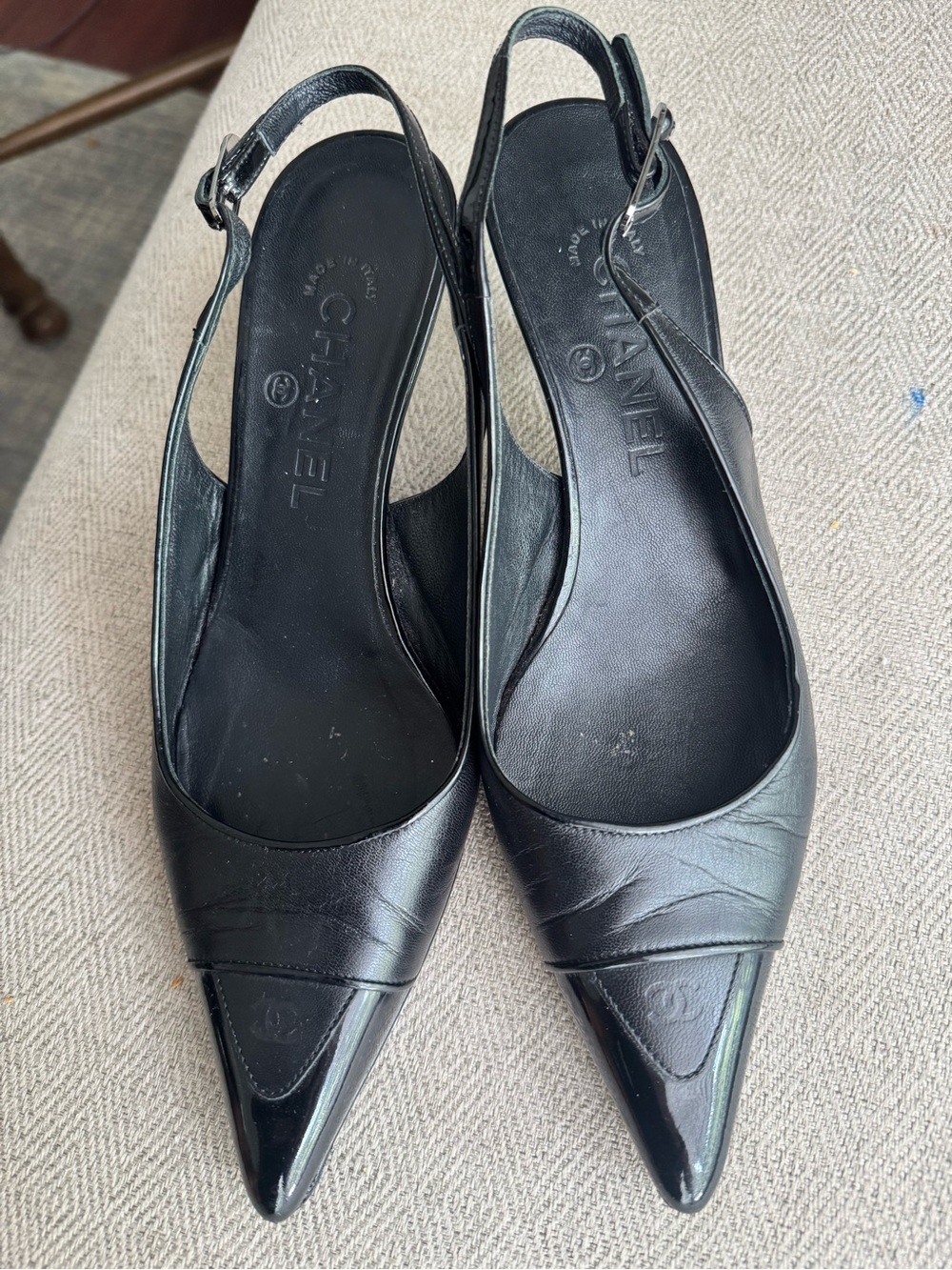 CHANEL Black Leather Pointed Slingback heels - Picture 4 of 14